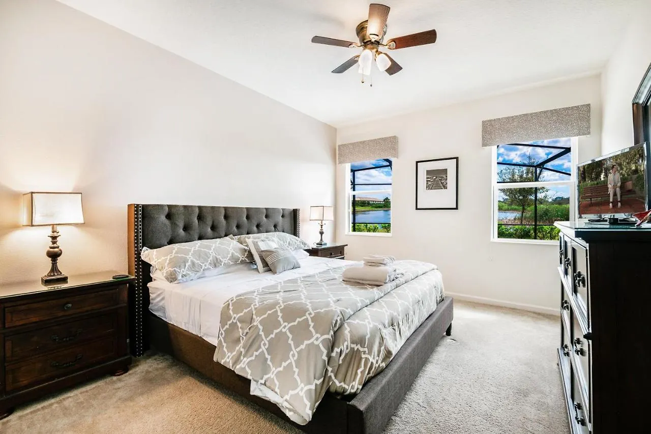 Solterra Stunner At White Rose Villas With Stunning Lake Views - Access To Resort Amenities - Game Room - Family Friendly - Nr Disney Davenport United States