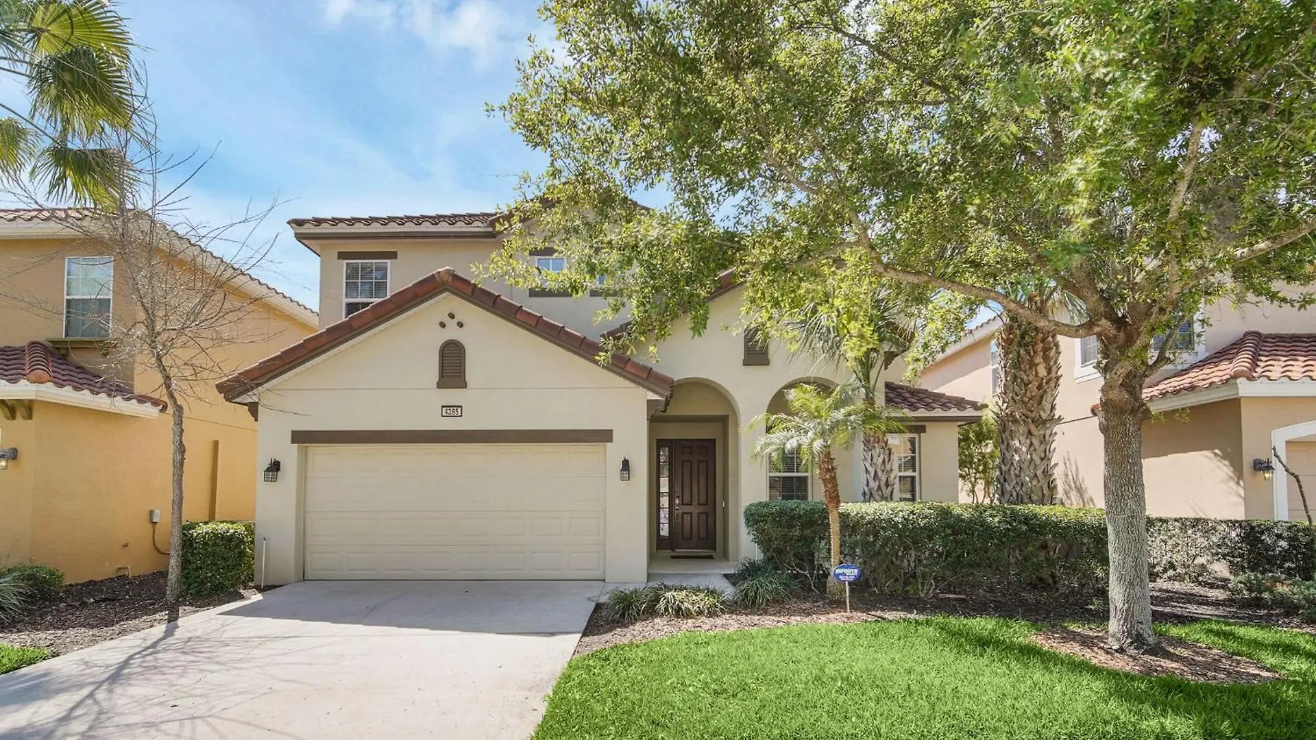 Solterra Stunner At White Rose Villas With Stunning Lake Views - Access To Resort Amenities - Game Room - Family Friendly - Nr Disney Davenport Holiday home